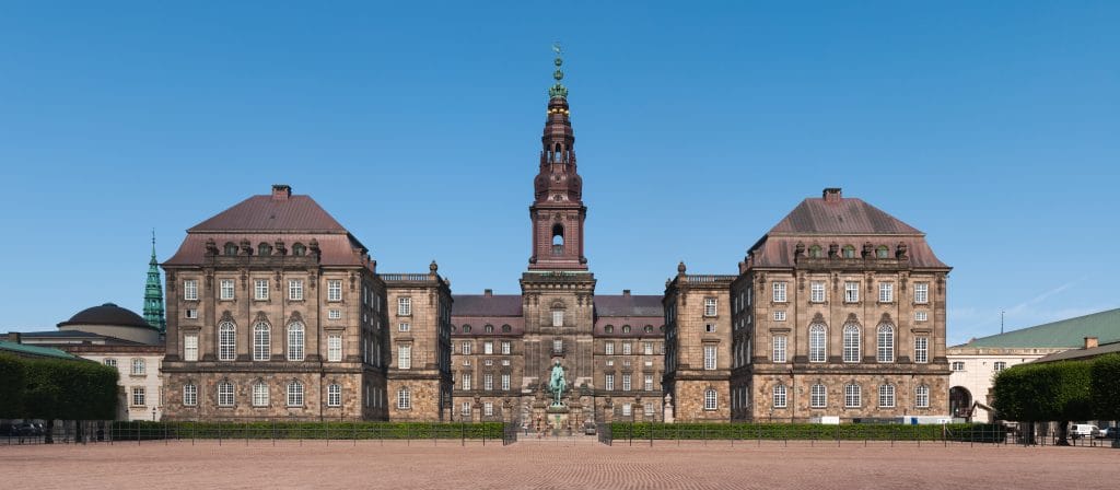 Tour Palacio de Chrtistiansborg en Español con entrada